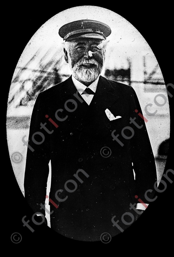Captain of the RMS Titanic | Captain of the RMS Titanic - Foto simon-titanic-196-008-sw.jpg | foticon.de - Bilddatenbank für Motive aus Geschichte und Kultur